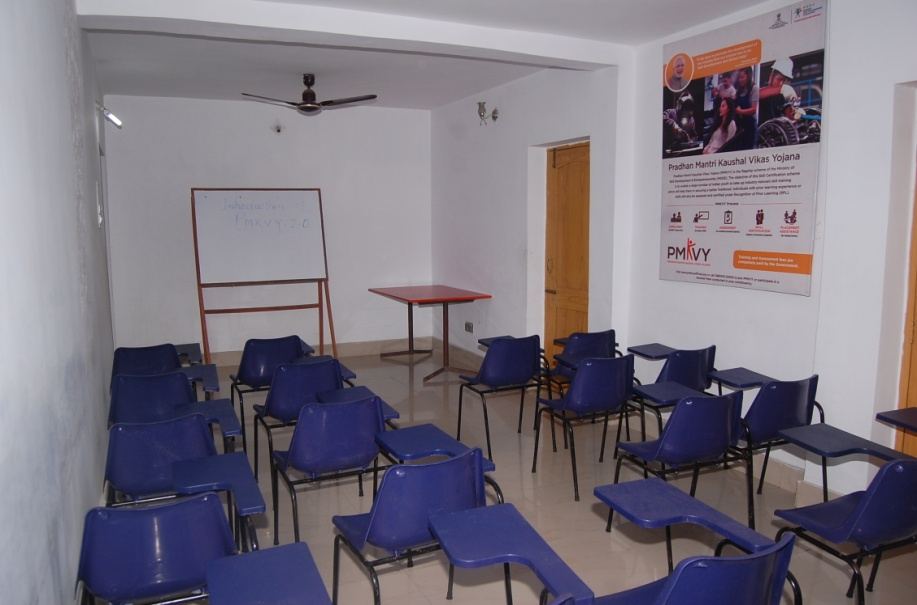 NSDF training classroom with projector and seating